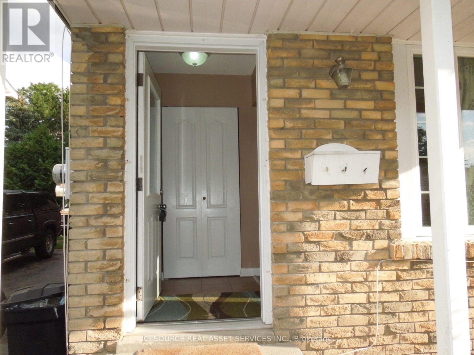 129 Ormond Drive, Oshawa, Ontario  L1G 6T3 - Photo 2 - E13665346