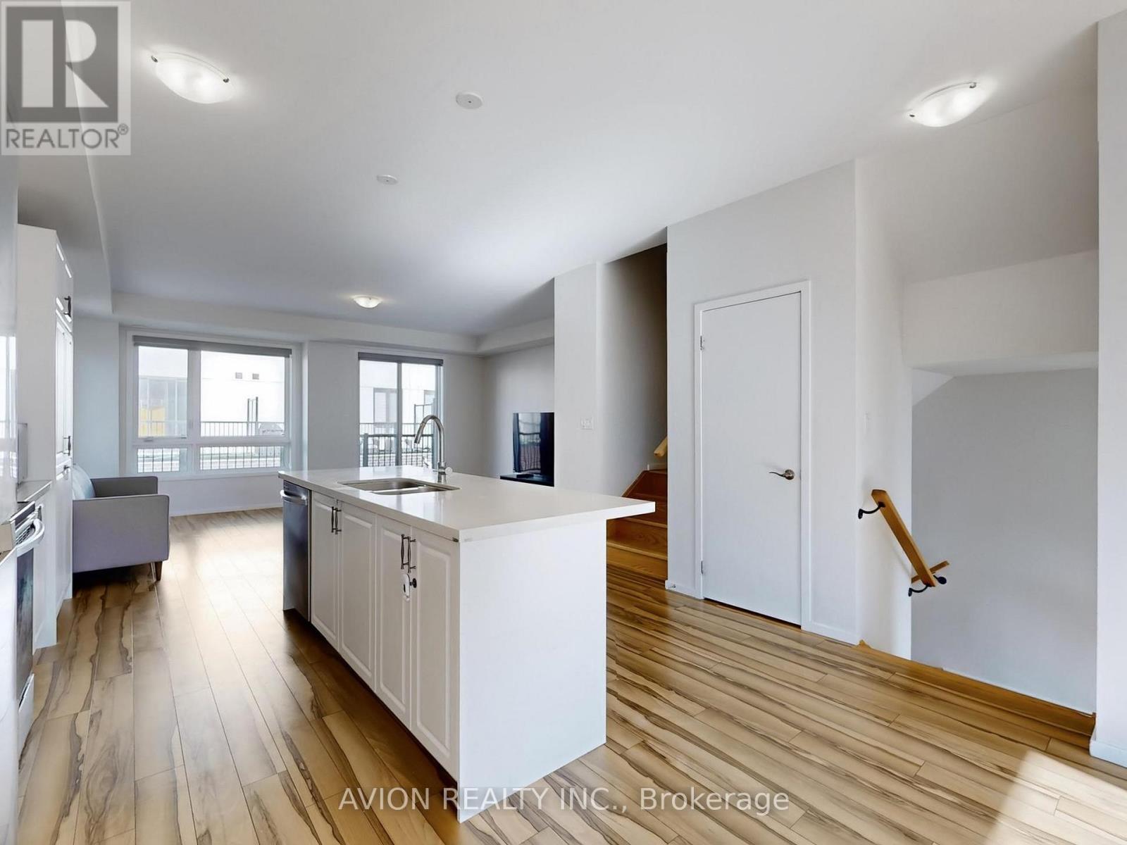 35 Thomas Armstrong Lane, Richmond Hill, Ontario  L4C 5S6 - Photo 10 - N13665374