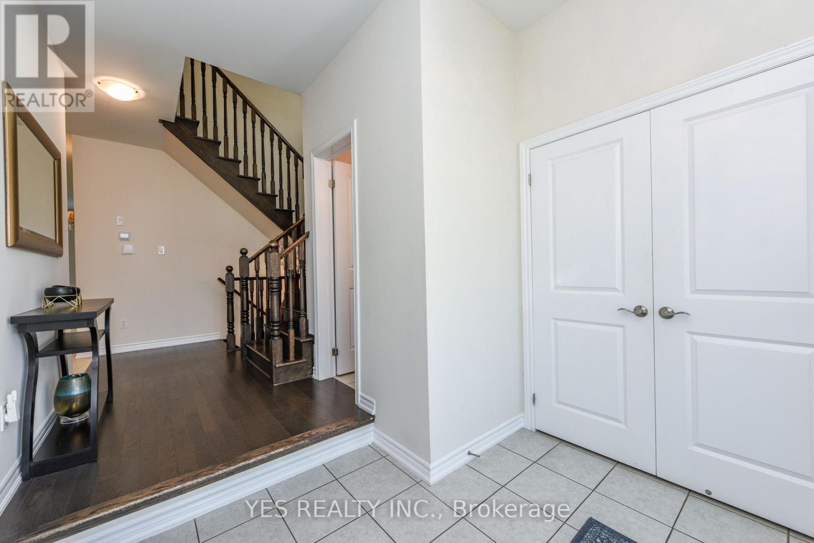 10 Masken Circle, Brampton, Ontario  L7A 4J2 - Photo 3 - W13665360