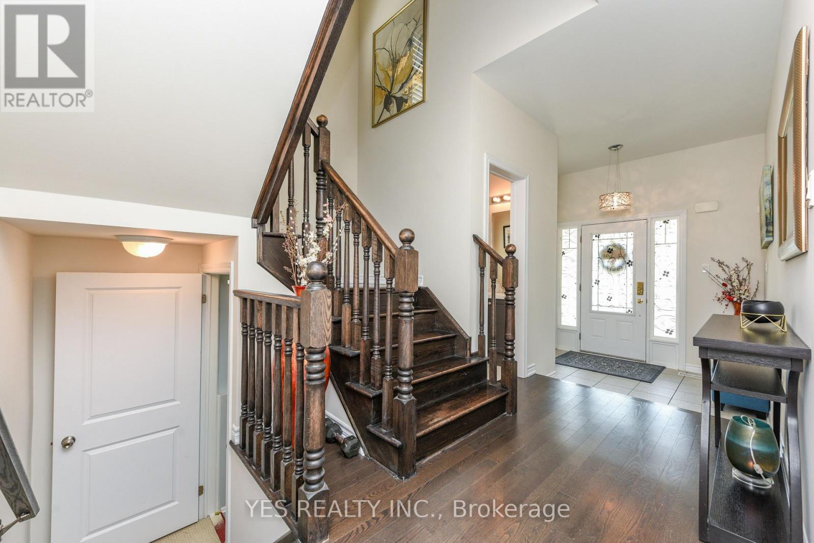 10 Masken Circle, Brampton, Ontario  L7A 4J2 - Photo 4 - W13665360