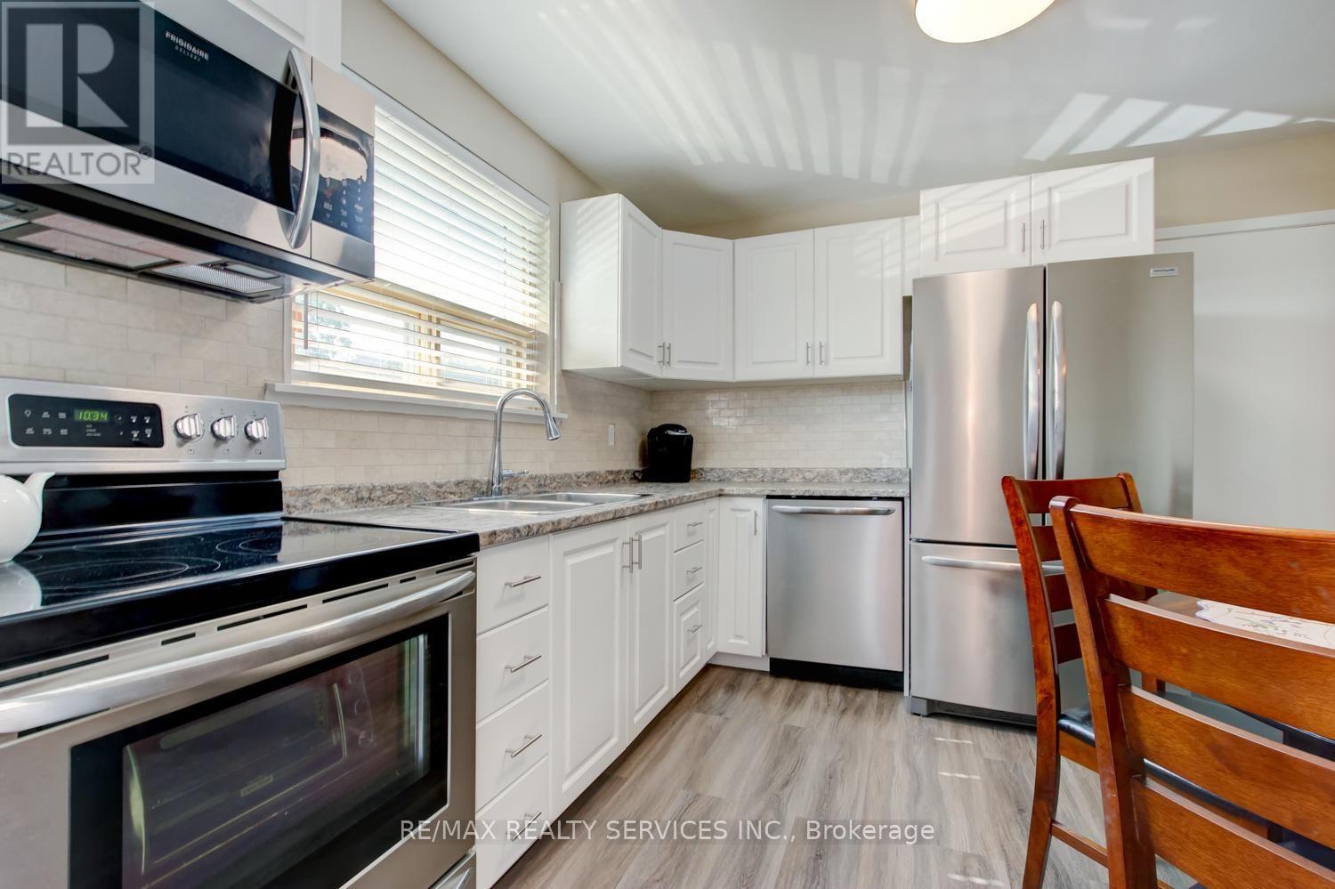 21 Finchgate Boulevard, Brampton, Ontario L6T 3H7 - Photo 12 - W13665386