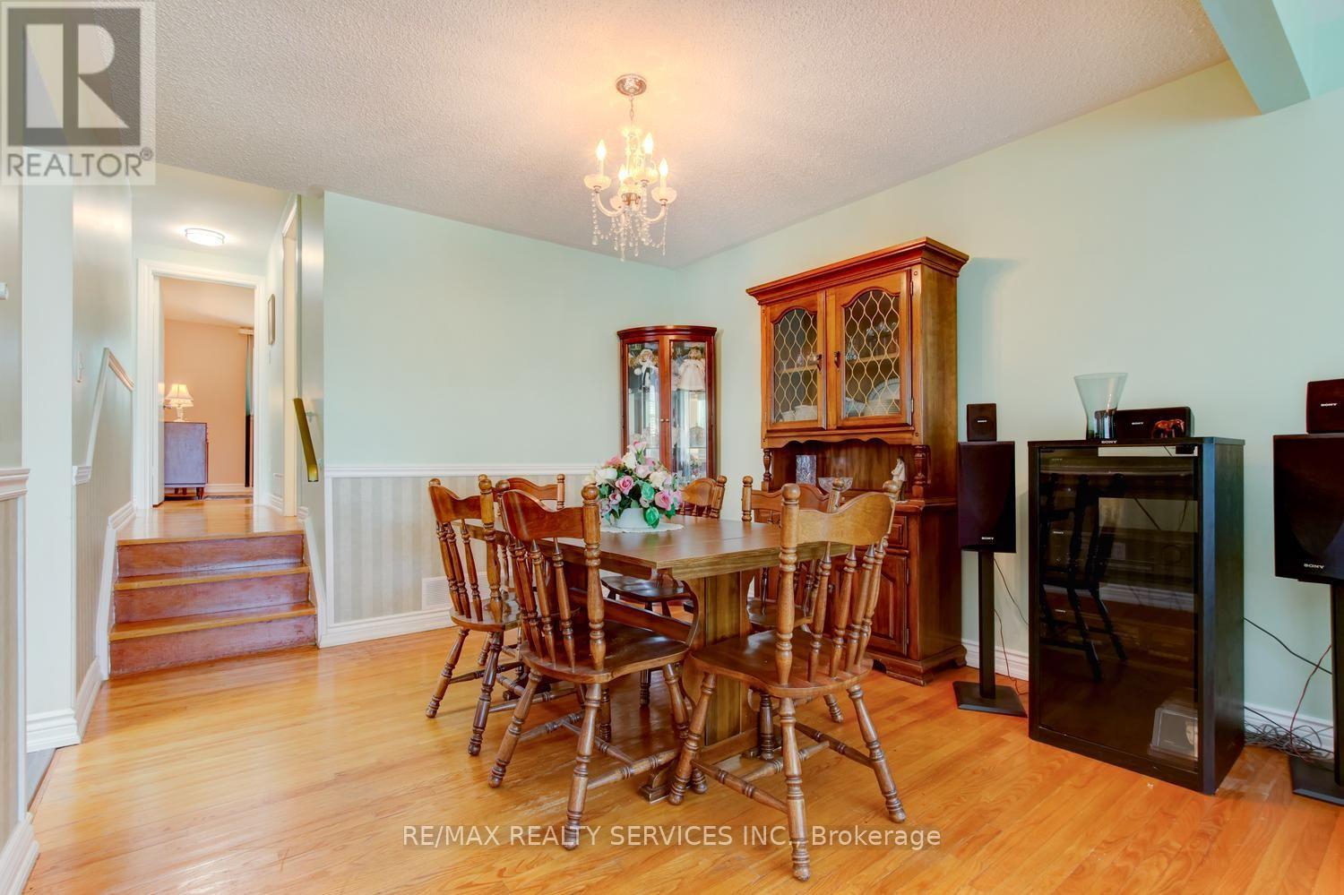 21 Finchgate Boulevard, Brampton, Ontario L6T 3H7 - Photo 8 - W13665386