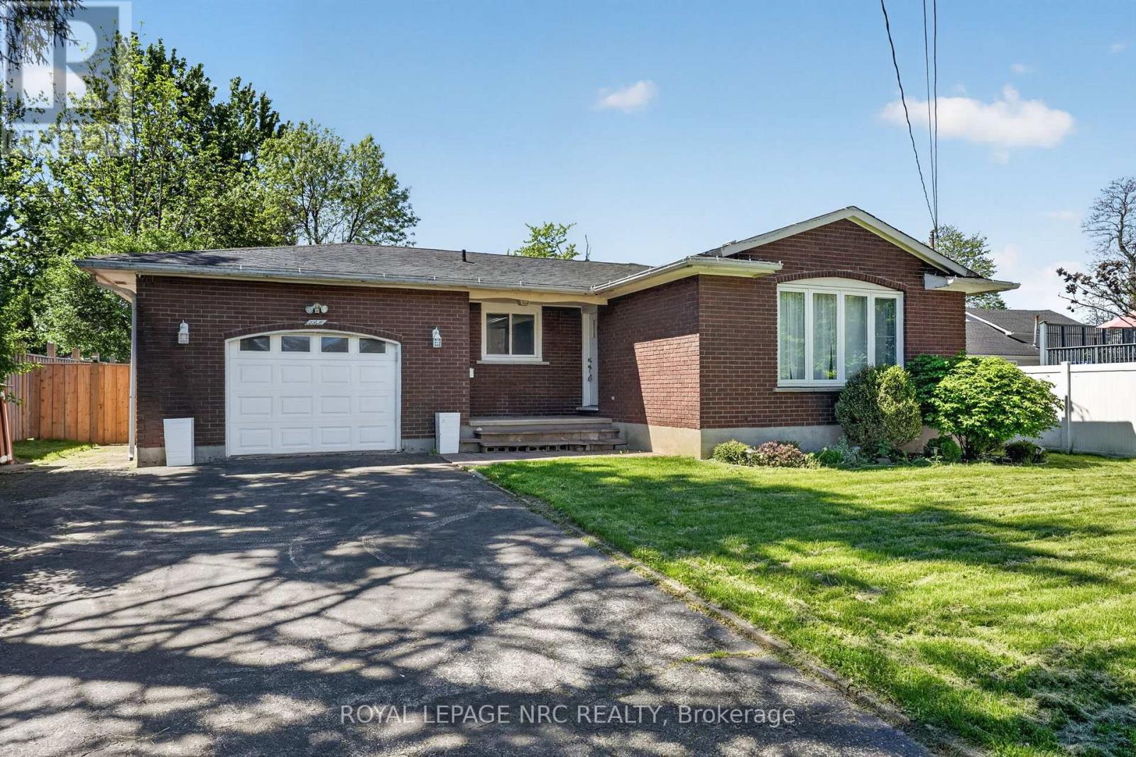 268 Henrietta Street, Fort Erie, Ontario  L2A 2K7 - Photo 2 - X13665390