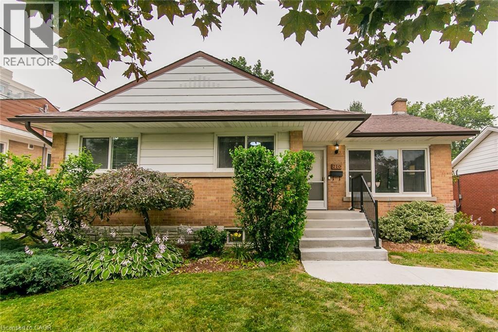 210 Dawson Street, Waterloo, Ontario  N2L 1S4 - Photo 3 - 40847465