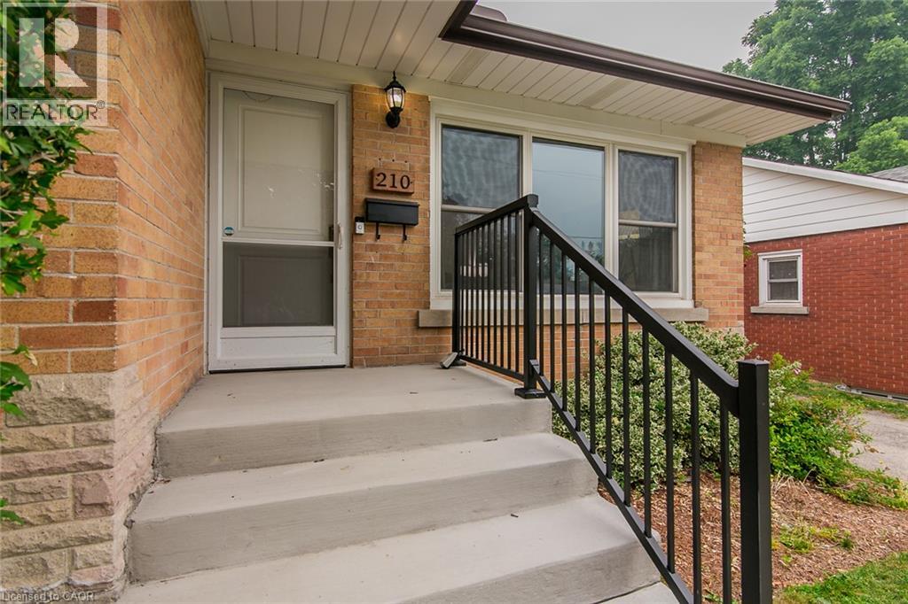 210 Dawson Street, Waterloo, Ontario  N2L 1S4 - Photo 6 - 40847465
