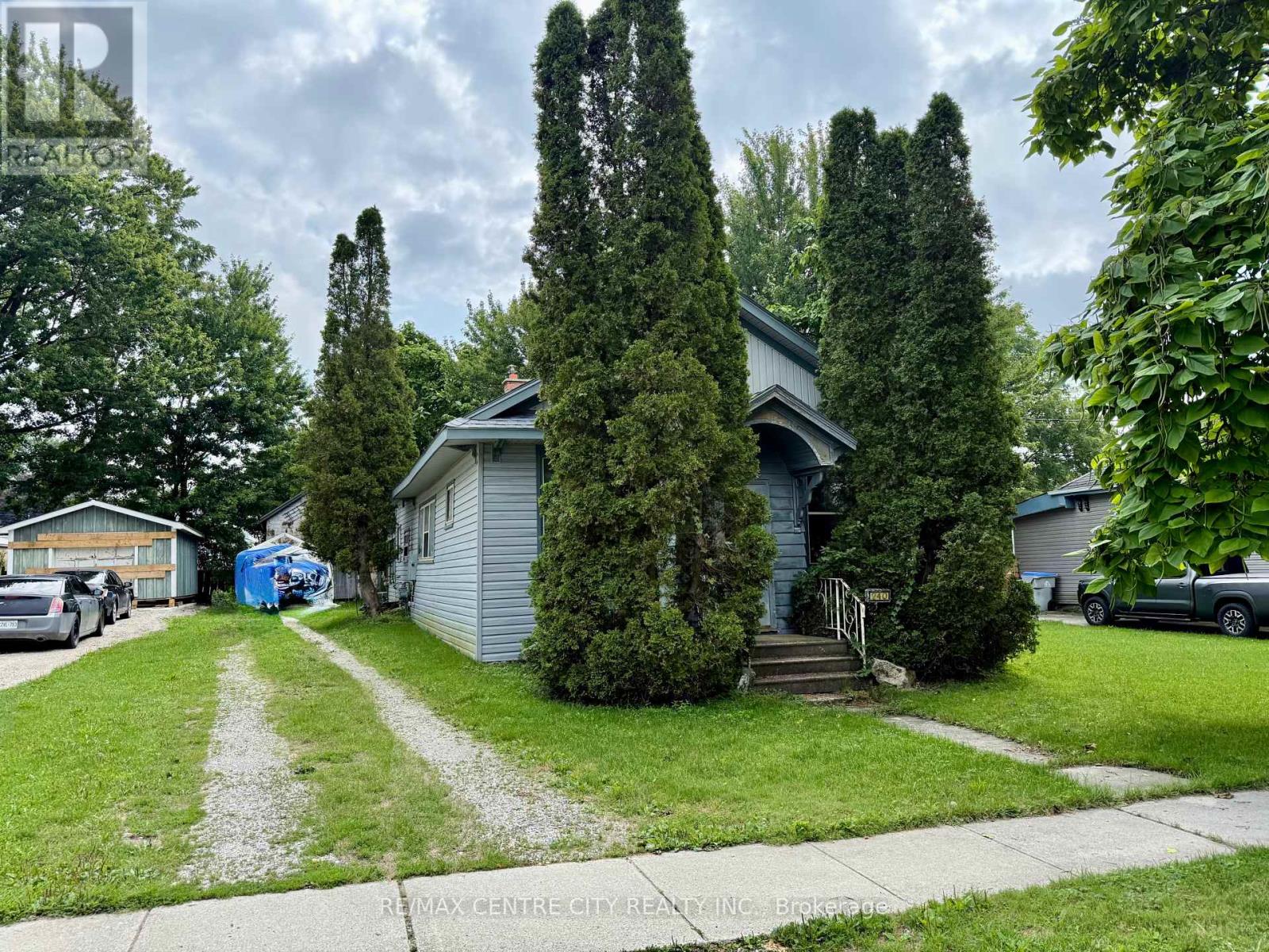 240 King Street, Lucan Biddulph, Ontario  N0M 1V0 - Photo 2 - X13665406