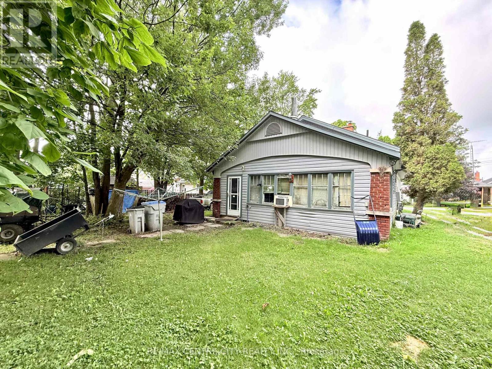 240 King Street, Lucan Biddulph, Ontario  N0M 1V0 - Photo 6 - X13665406