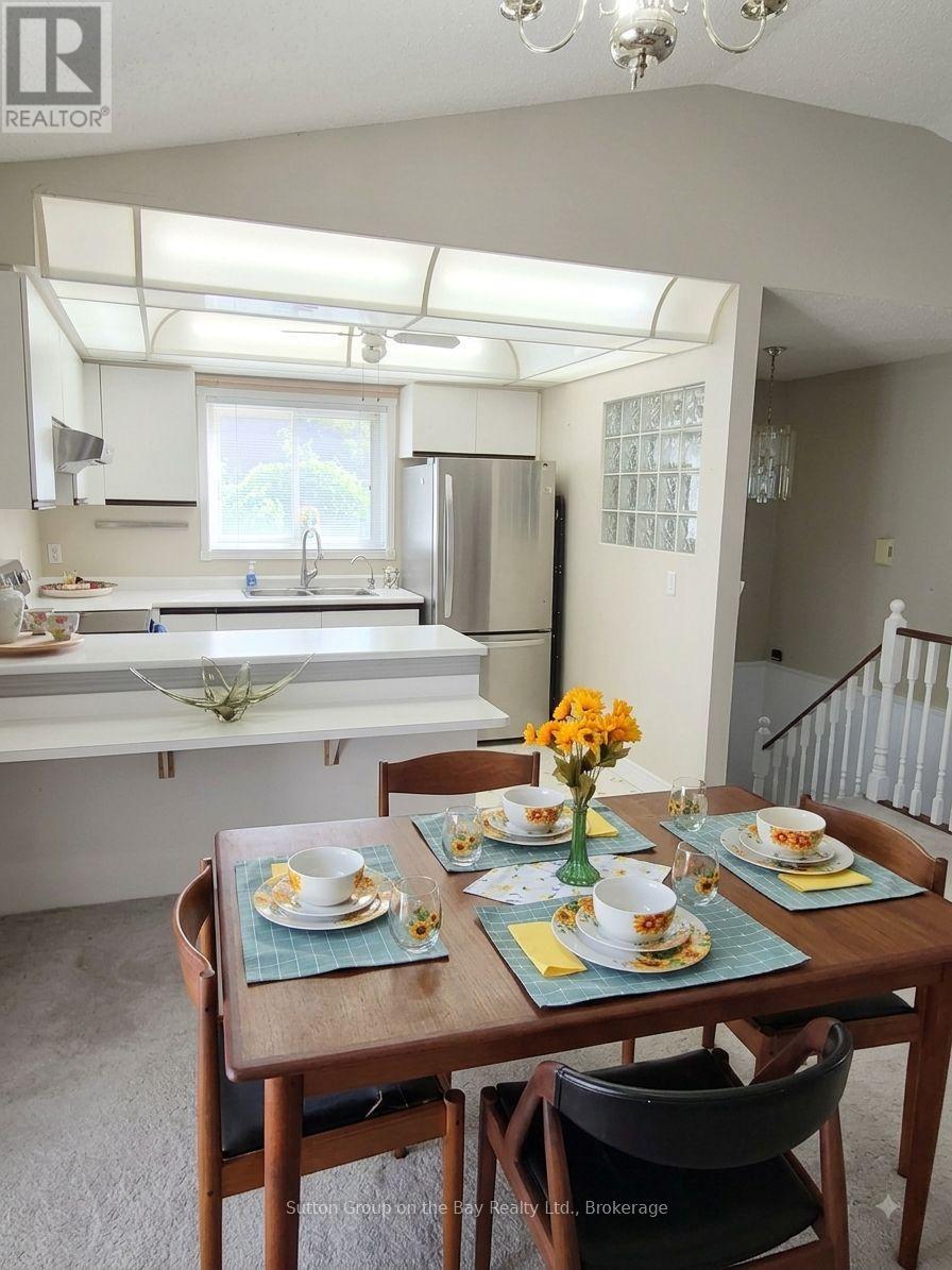 6 Donald Crescent, Wasaga Beach, Ontario  L9Z 1E1 - Photo 3 - S13568504