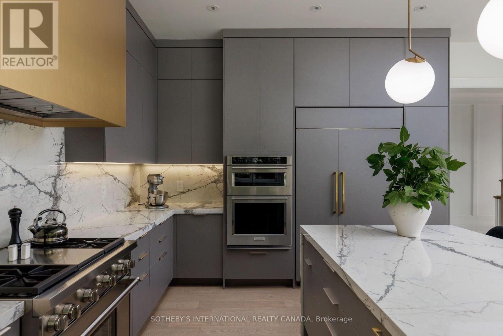 2b Fairway Road, Toronto, Ontario  M9A 5E9 - Photo 15 - W13665400