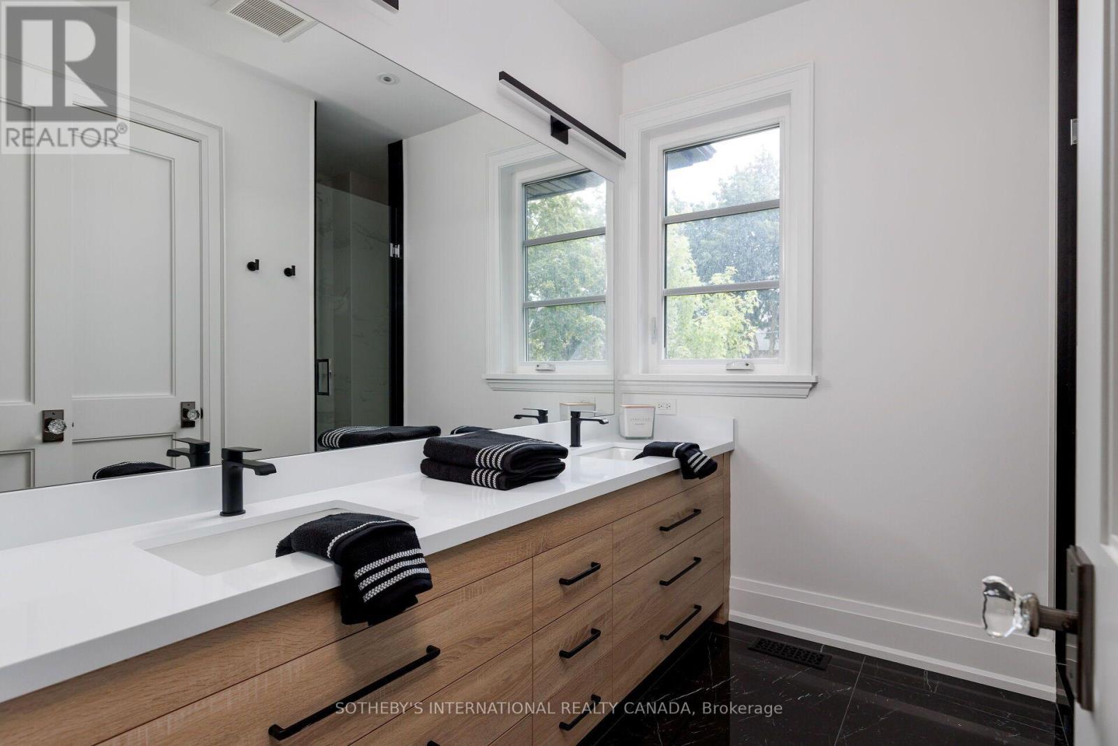 2b Fairway Road, Toronto, Ontario  M9A 5E9 - Photo 29 - W13665400