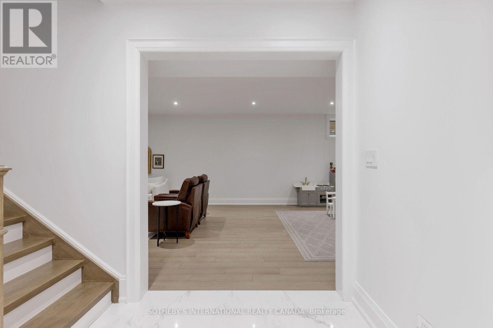 2b Fairway Road, Toronto, Ontario  M9A 5E9 - Photo 35 - W13665400
