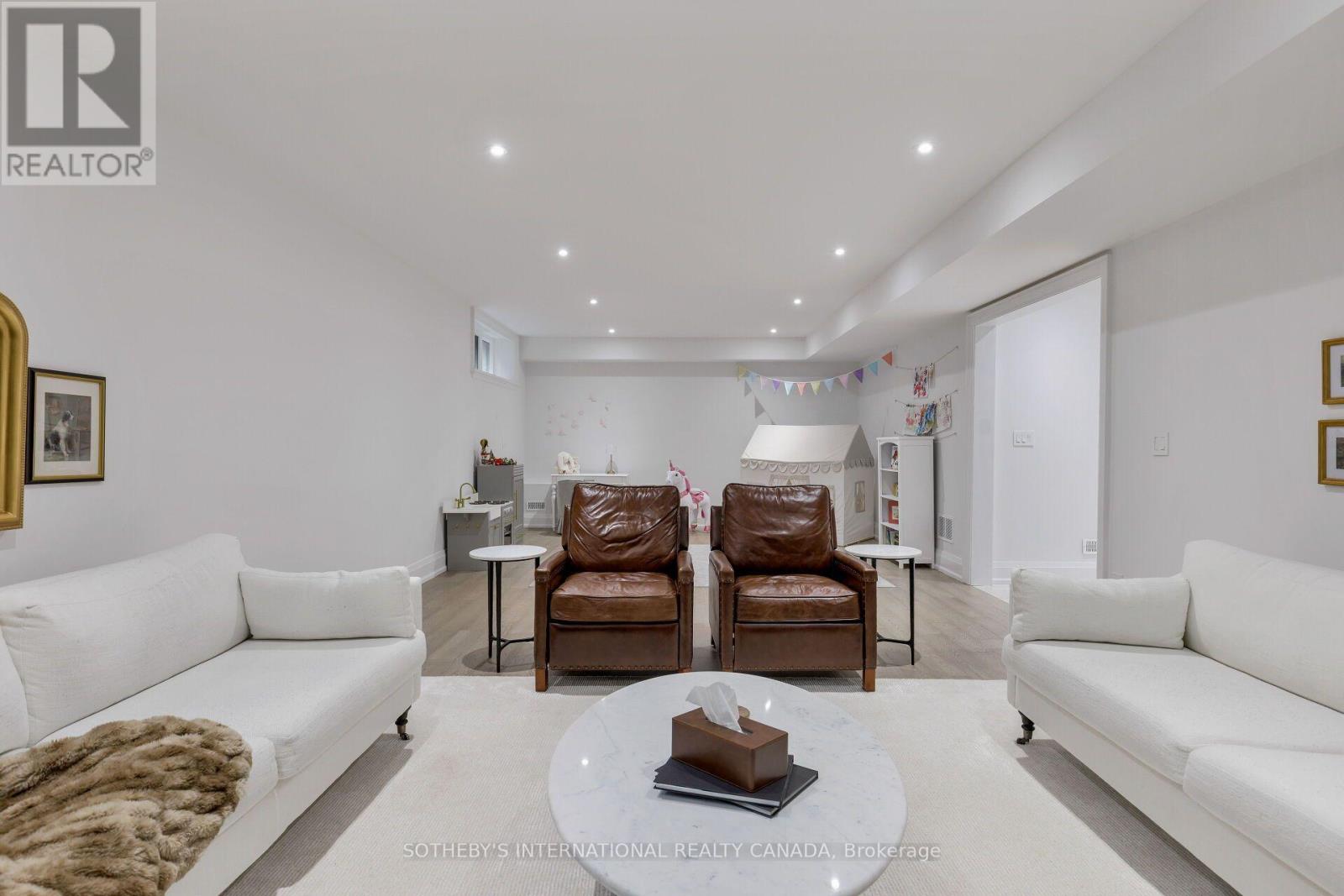 2b Fairway Road, Toronto, Ontario  M9A 5E9 - Photo 38 - W13665400