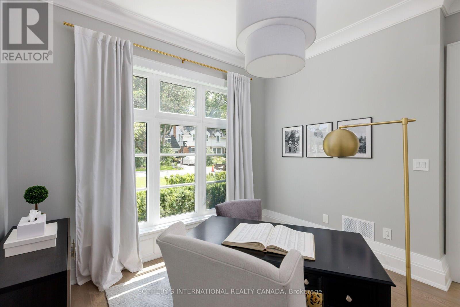 2b Fairway Road, Toronto, Ontario  M9A 5E9 - Photo 4 - W13665400