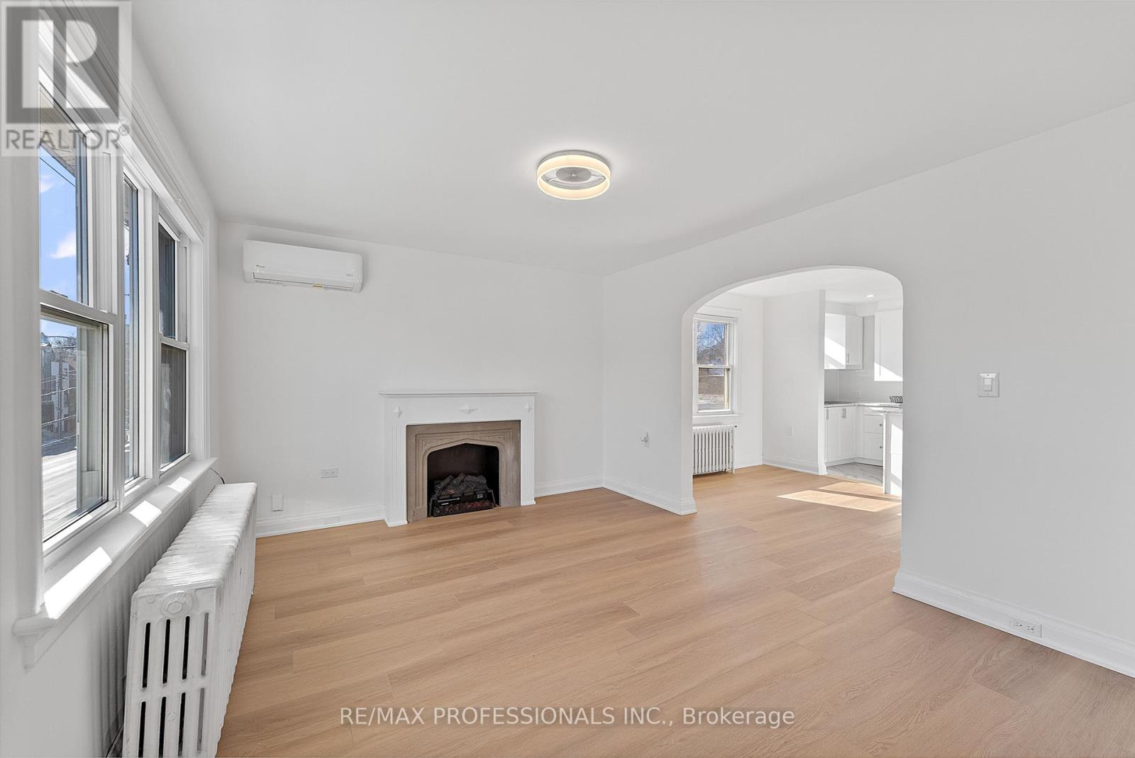 Upper - 308 Jane Street, Toronto, Ontario M6S 3Z4 - Photo 18 - W13665402