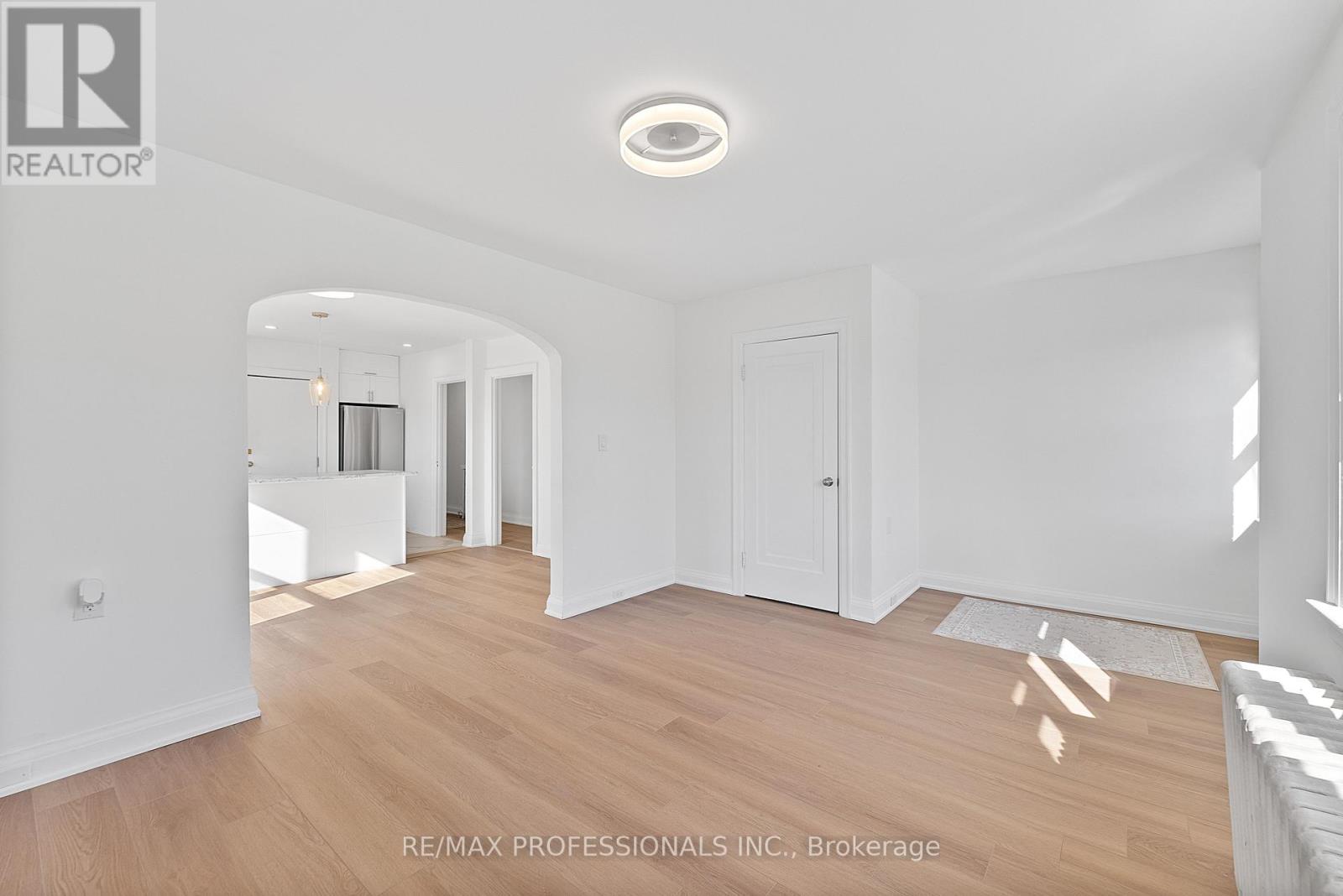 Upper - 308 Jane Street, Toronto, Ontario M6S 3Z4 - Photo 20 - W13665402