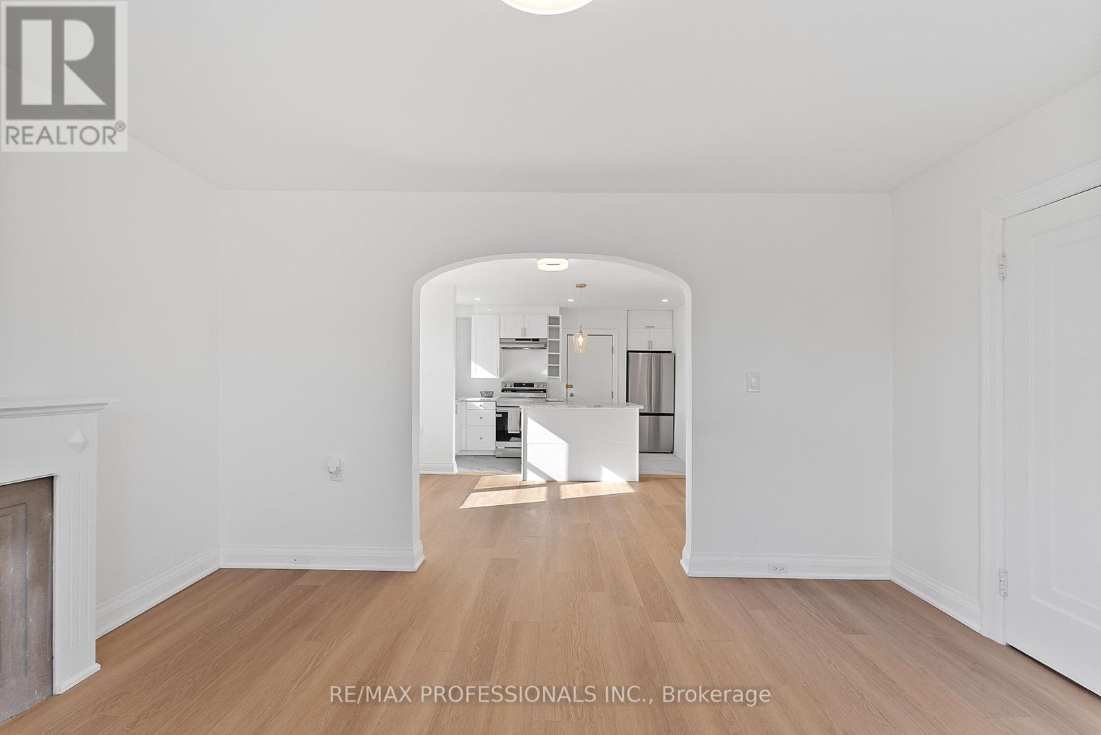 Upper - 308 Jane Street, Toronto, Ontario M6S 3Z4 - Photo 21 - W13665402