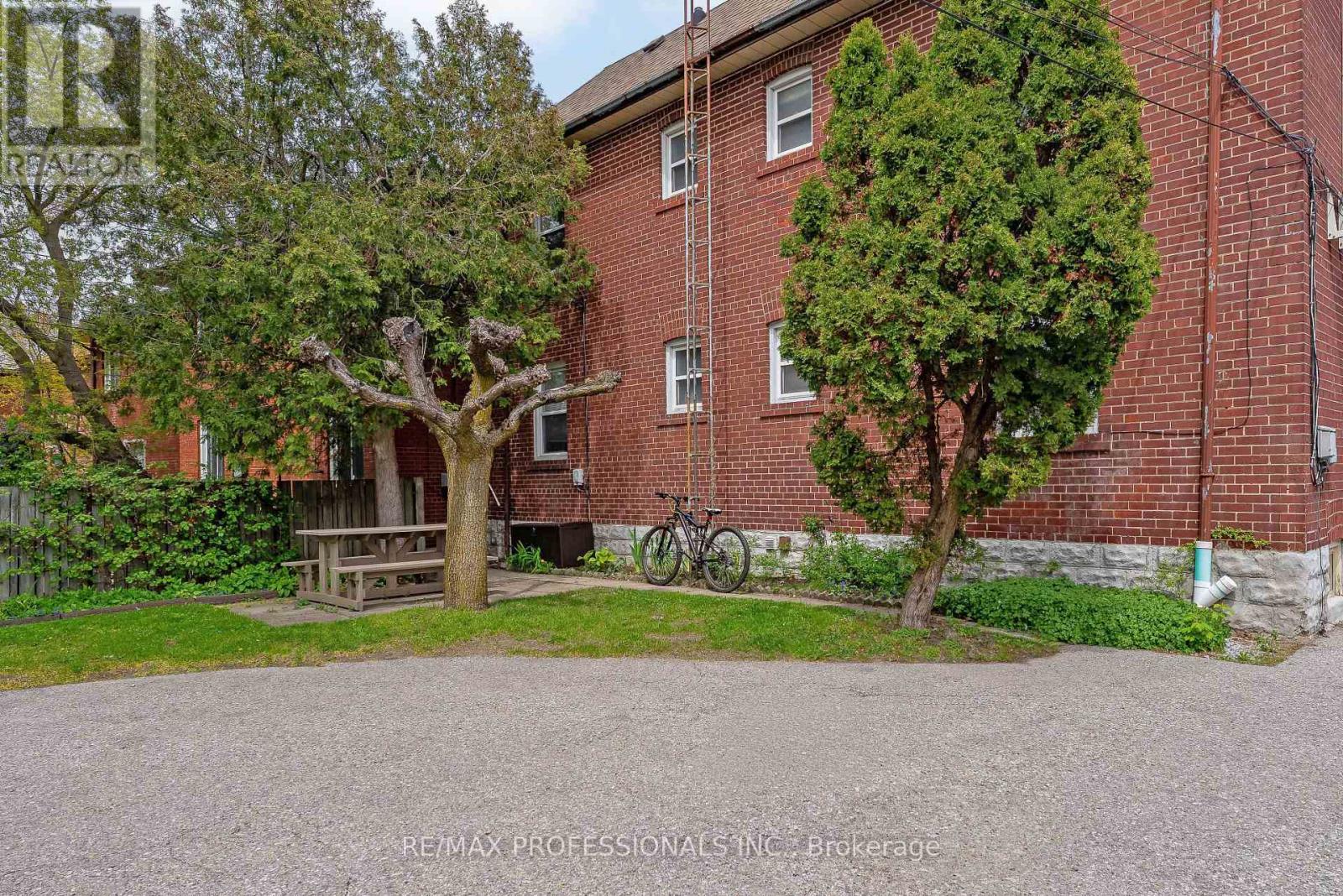 Upper - 308 Jane Street, Toronto, Ontario M6S 3Z4 - Photo 27 - W13665402