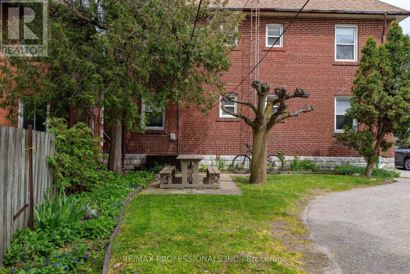 Upper - 308 Jane Street, Toronto, Ontario M6S 3Z4 - Photo 28 - W13665402