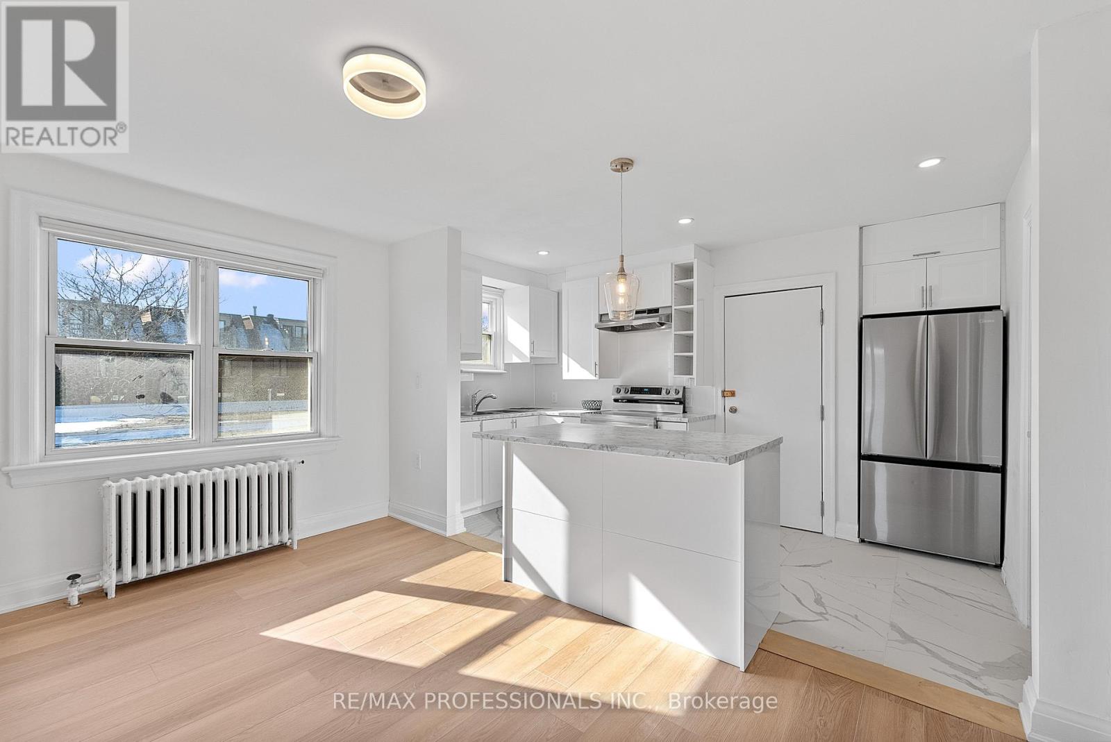 Upper - 308 Jane Street, Toronto, Ontario M6S 3Z4 - Photo 7 - W13665402