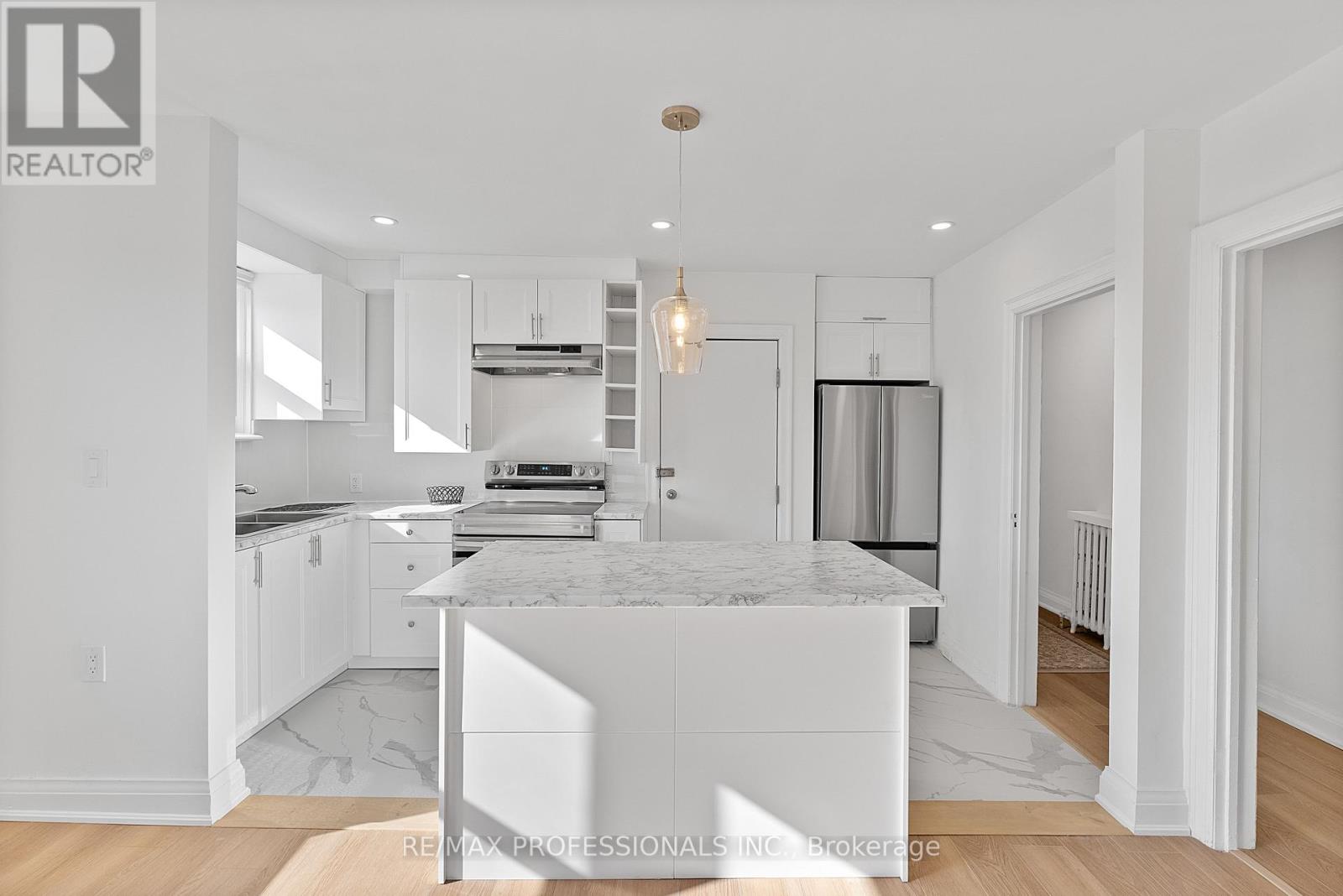 Upper - 308 Jane Street, Toronto, Ontario M6S 3Z4 - Photo 9 - W13665402