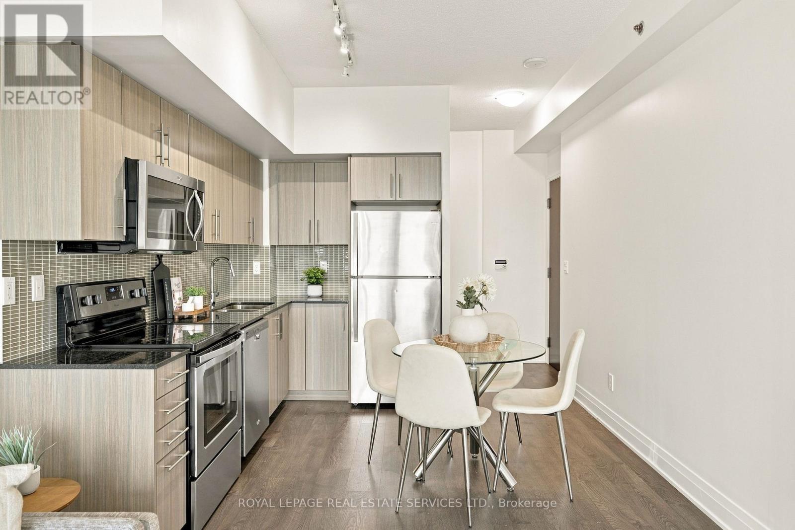 1310 - 55 Speers Road, Oakville, Ontario  L5K 3R6 - Photo 6 - W13665420