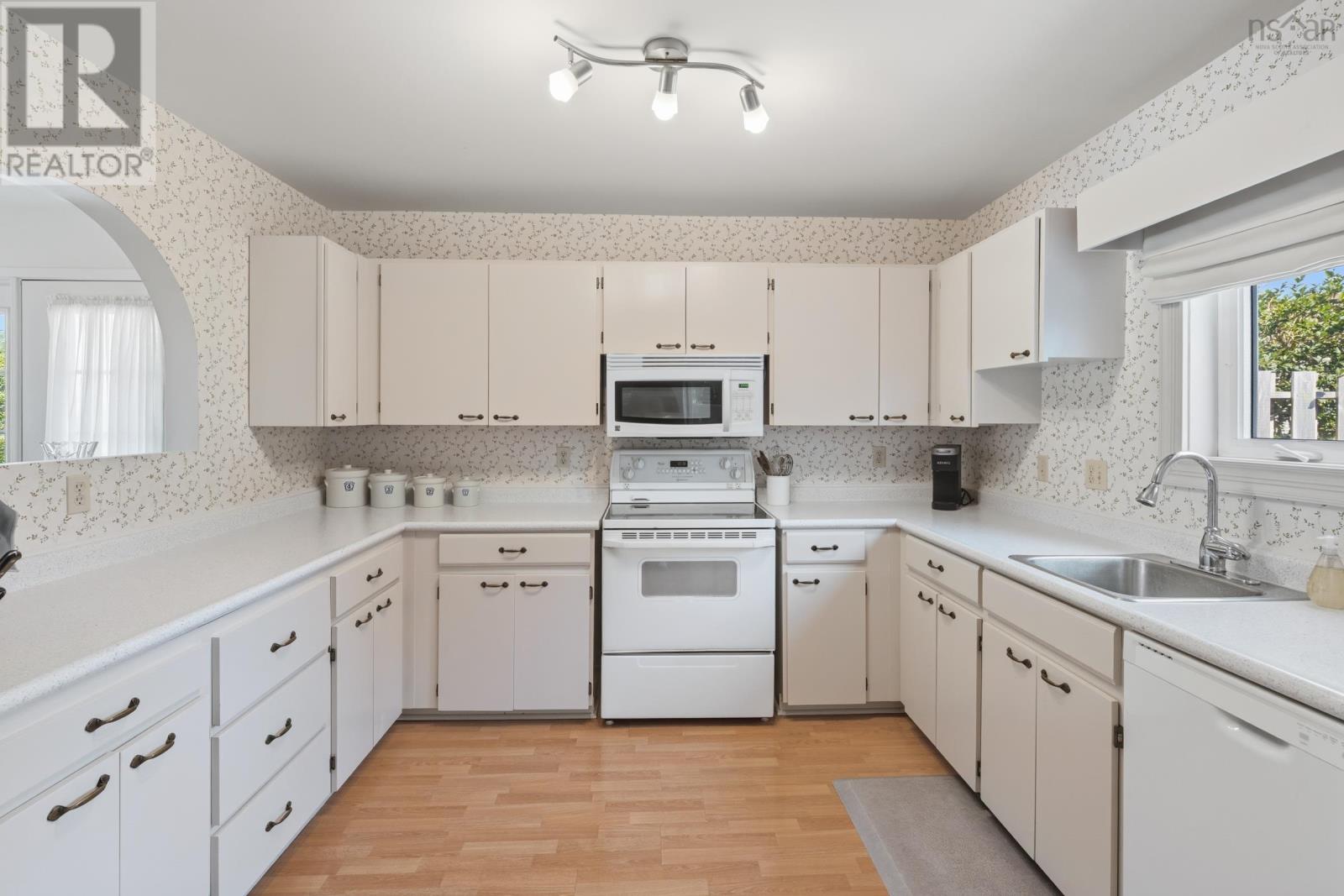 554 South Broadway, Cornwallis Park, Nova Scotia  B0S 1H0 - Photo 14 - 202616847