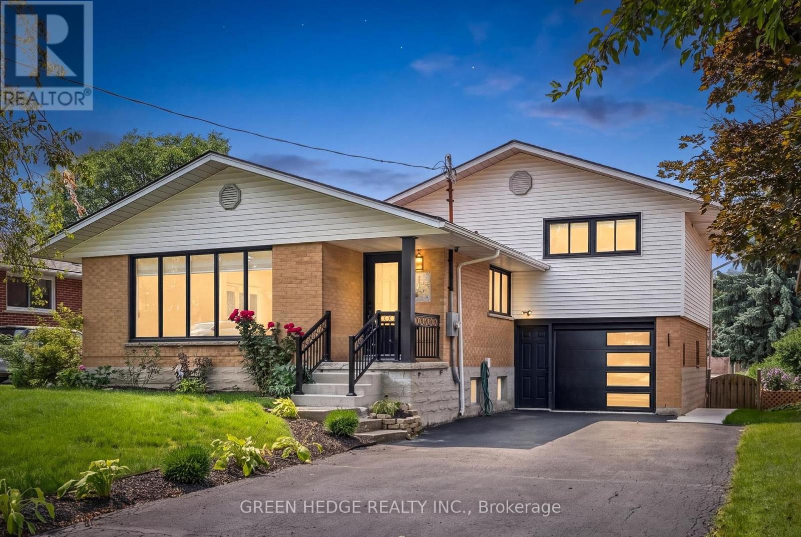 385 VILLAGE CRESCENT, Kitchener, Ontario