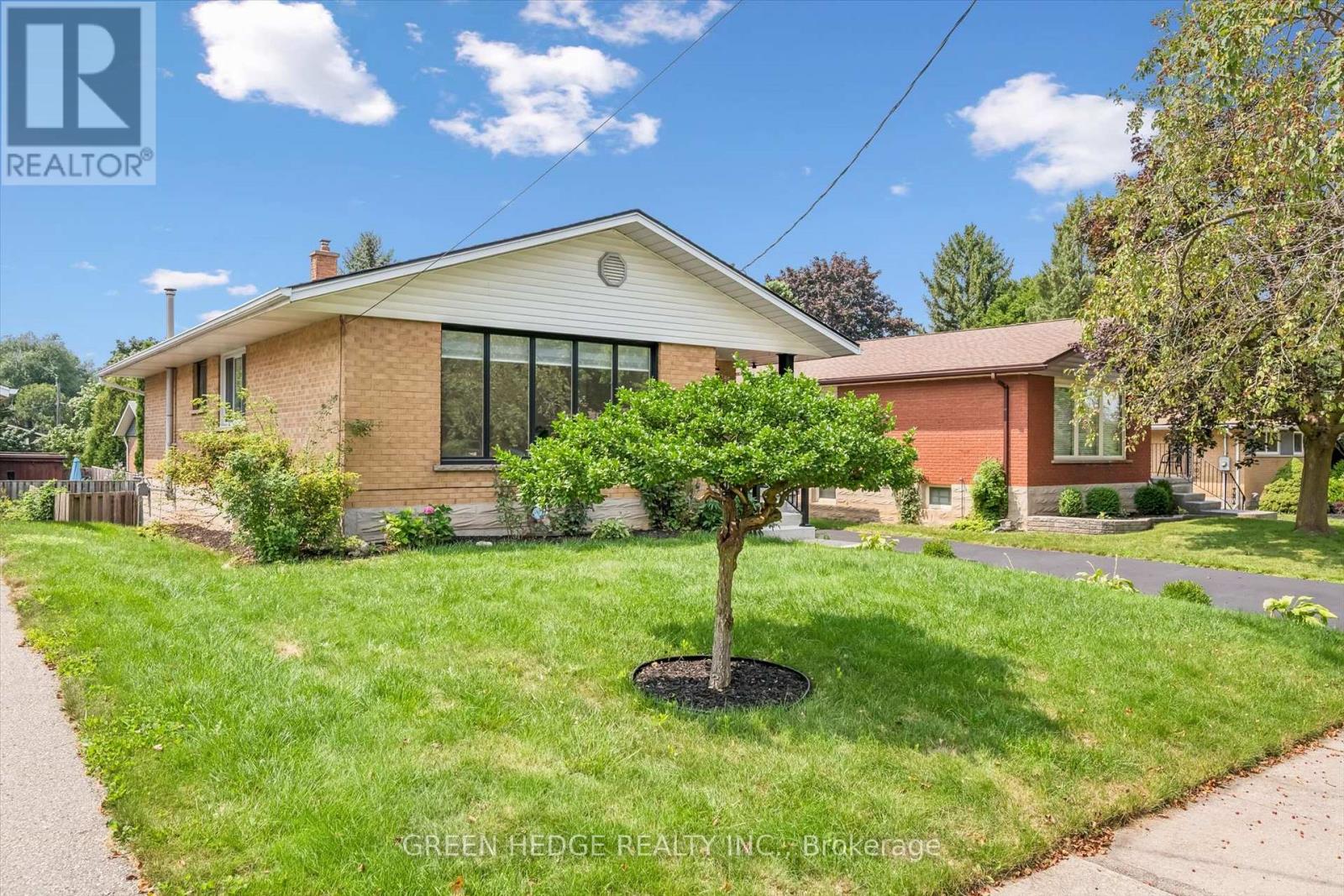 385 Village Crescent, Kitchener, Ontario  N2M 4V2 - Photo 4 - X13665394