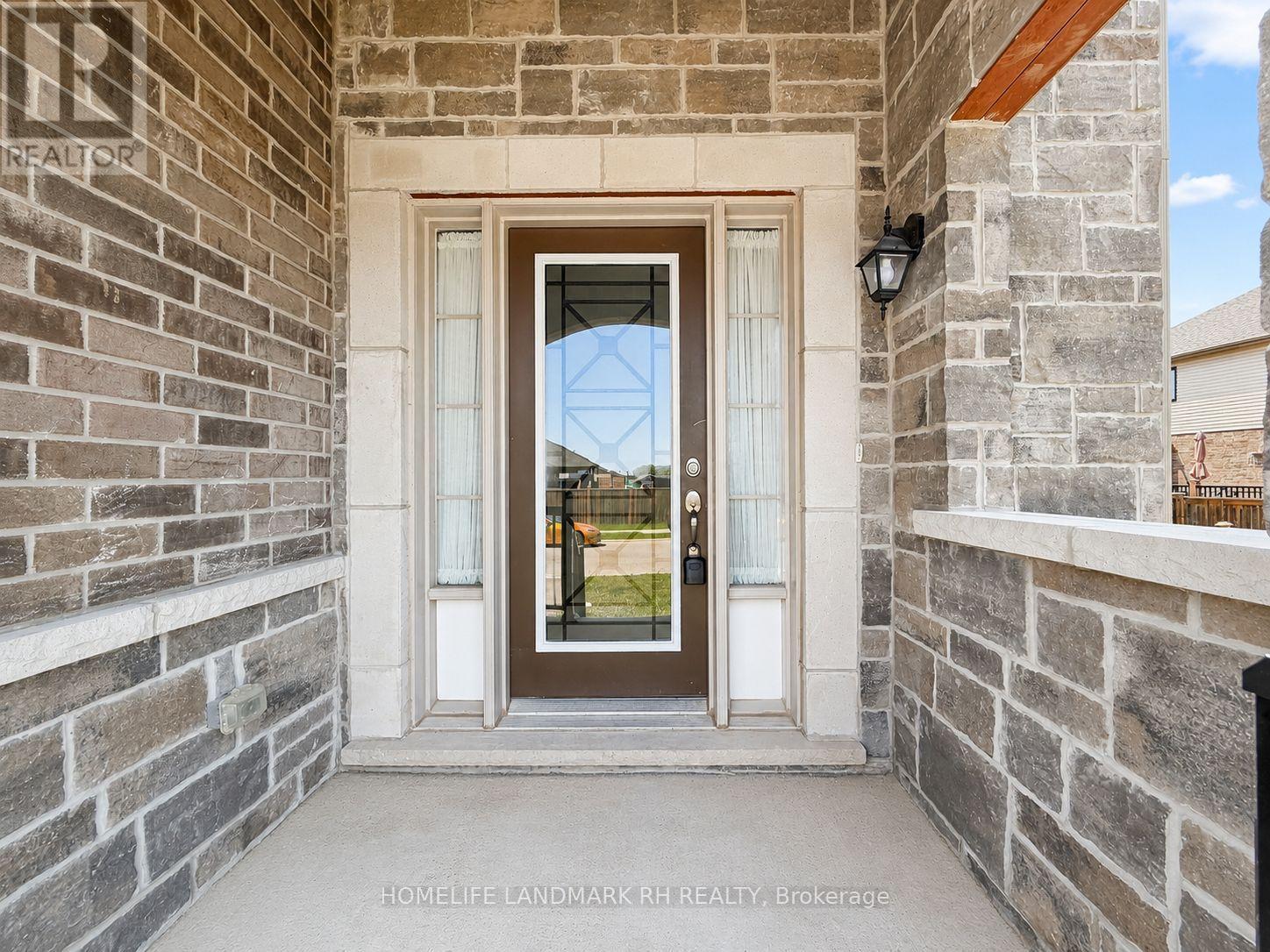 9 Homestead Way, Thorold, Ontario  L2V 0B7 - Photo 2 - X13665428