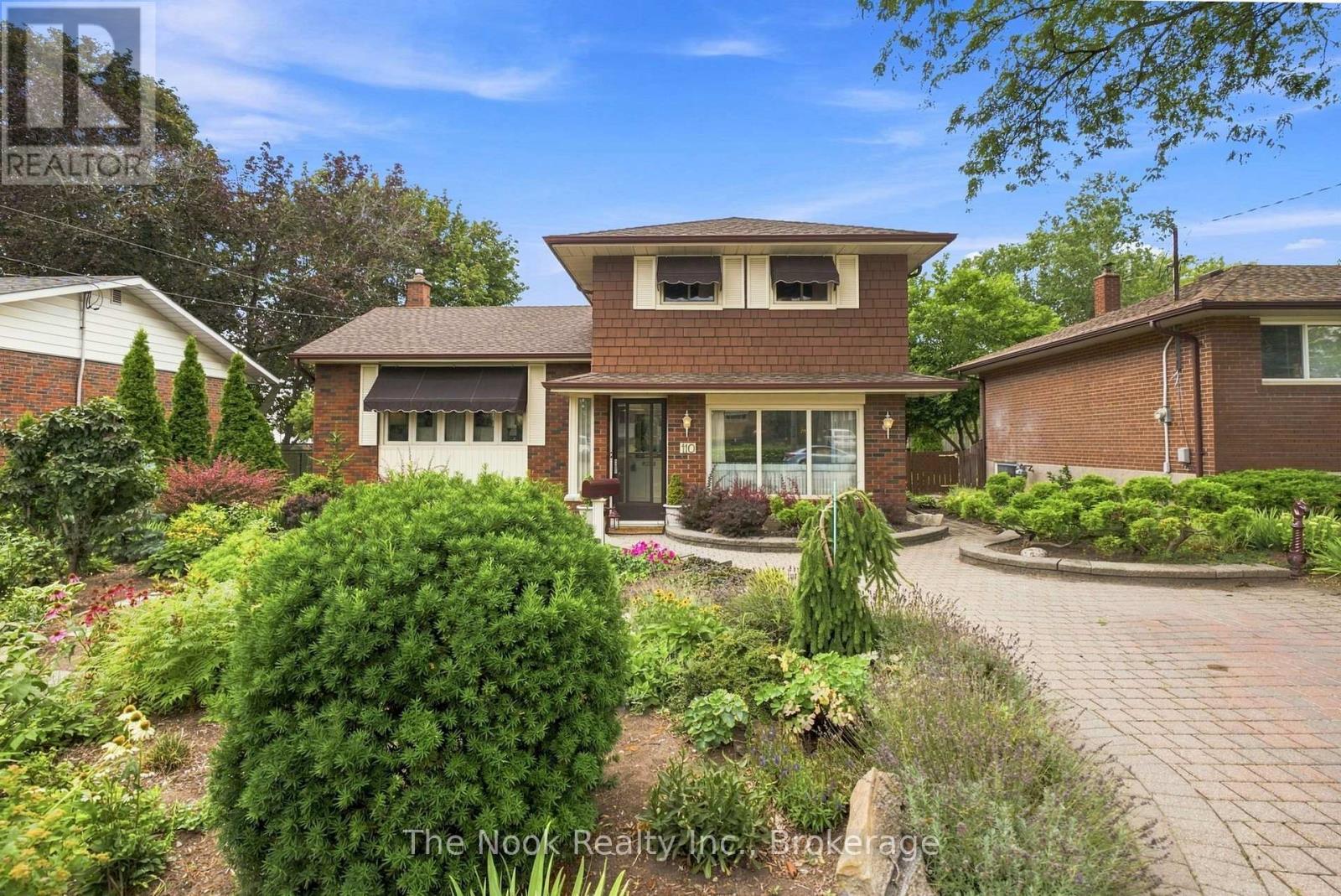 110 BOWMAN AVENUE, Whitby, Ontario