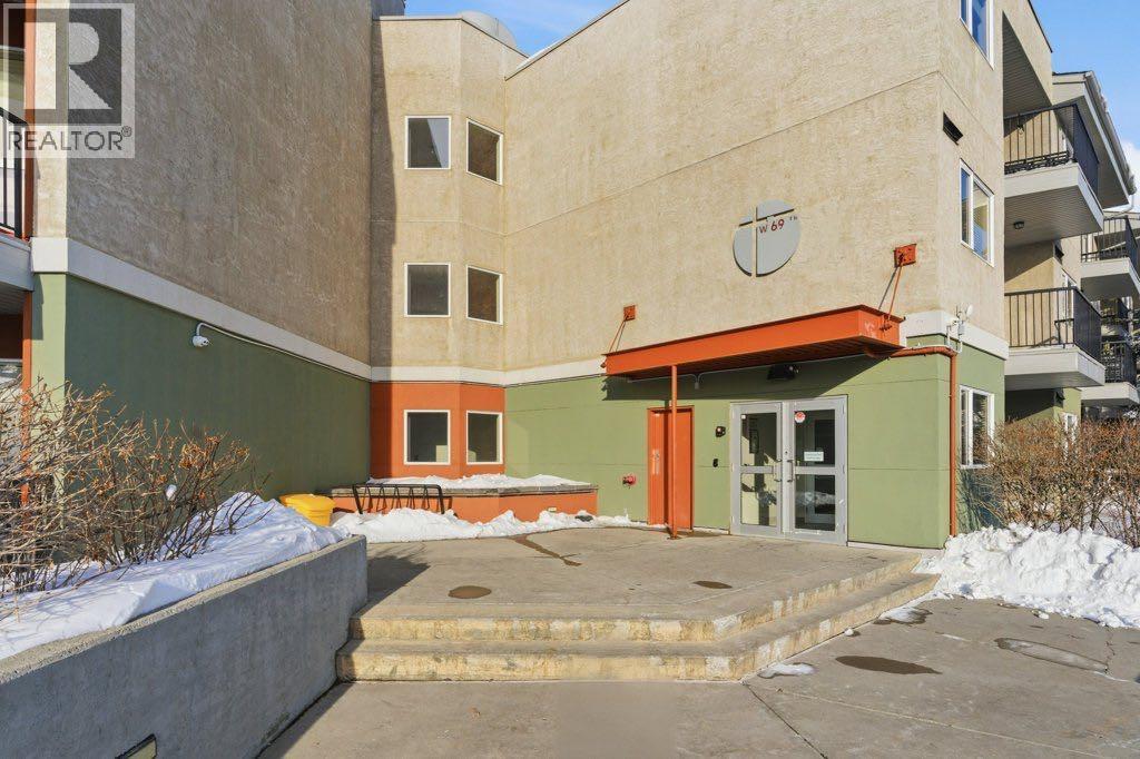 210, 69 Springborough Court SW, Calgary, Alberta  T3H 5V5 - Photo 2 - A2314275