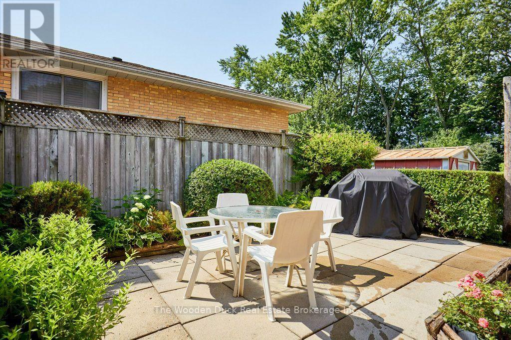 926 Walton Boulevard, Whitby, Ontario  L1N 3G5 - Photo 4 - E13665458