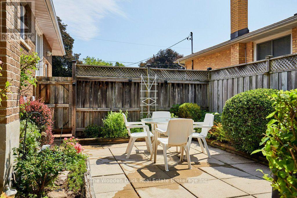 926 Walton Boulevard, Whitby, Ontario  L1N 3G5 - Photo 5 - E13665458