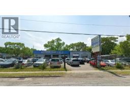 940 GILES West, Windsor, Ontario