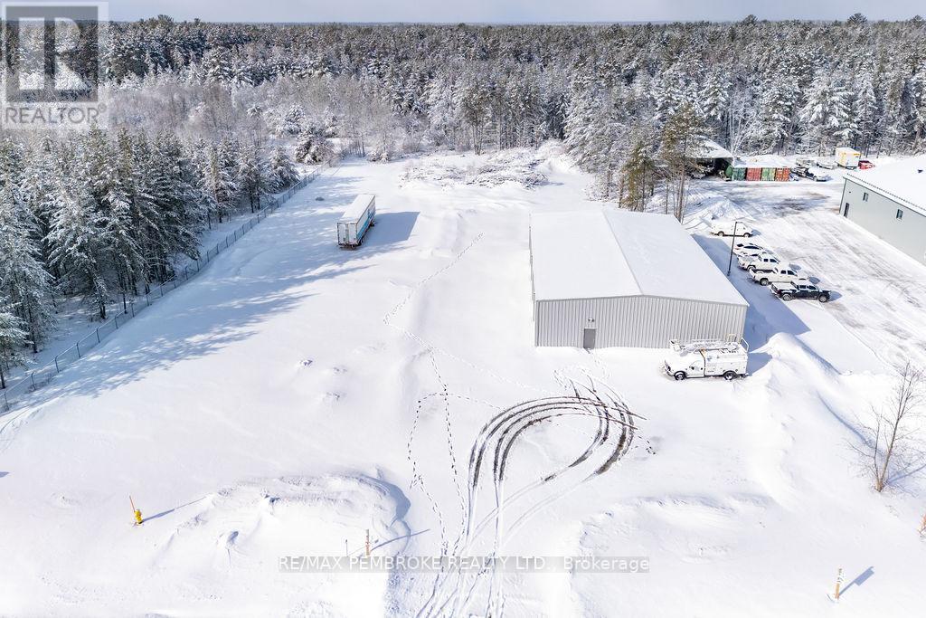 99 Industrial Avenue, Petawawa, Ontario  K8H 2W8 - Photo 29 - X13665480