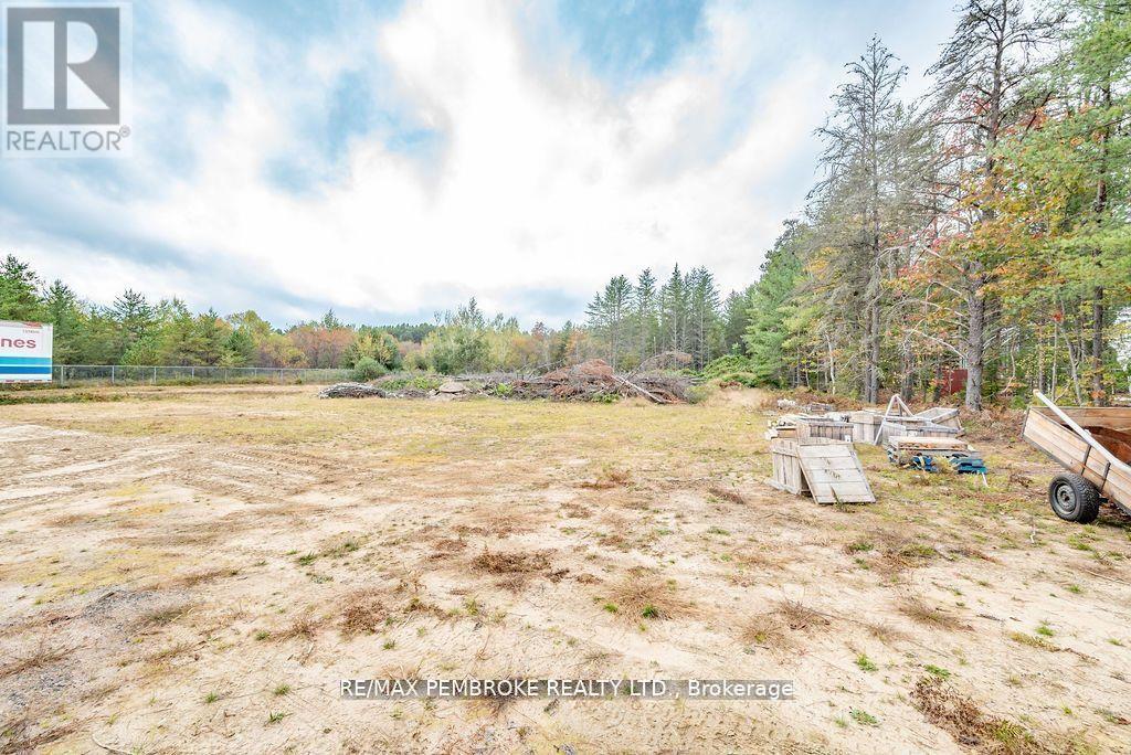99 Industrial Avenue, Petawawa, Ontario  K8H 2W8 - Photo 29 - X13665482
