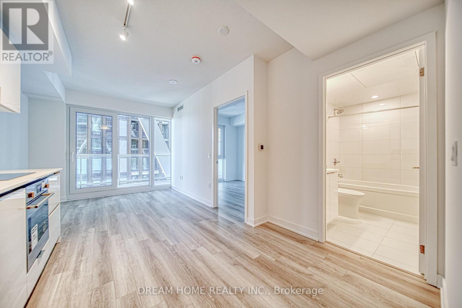 1921 - 230 Simcoe Street, Toronto, Ontario M5T 0G7 - Photo 3 - C13665556