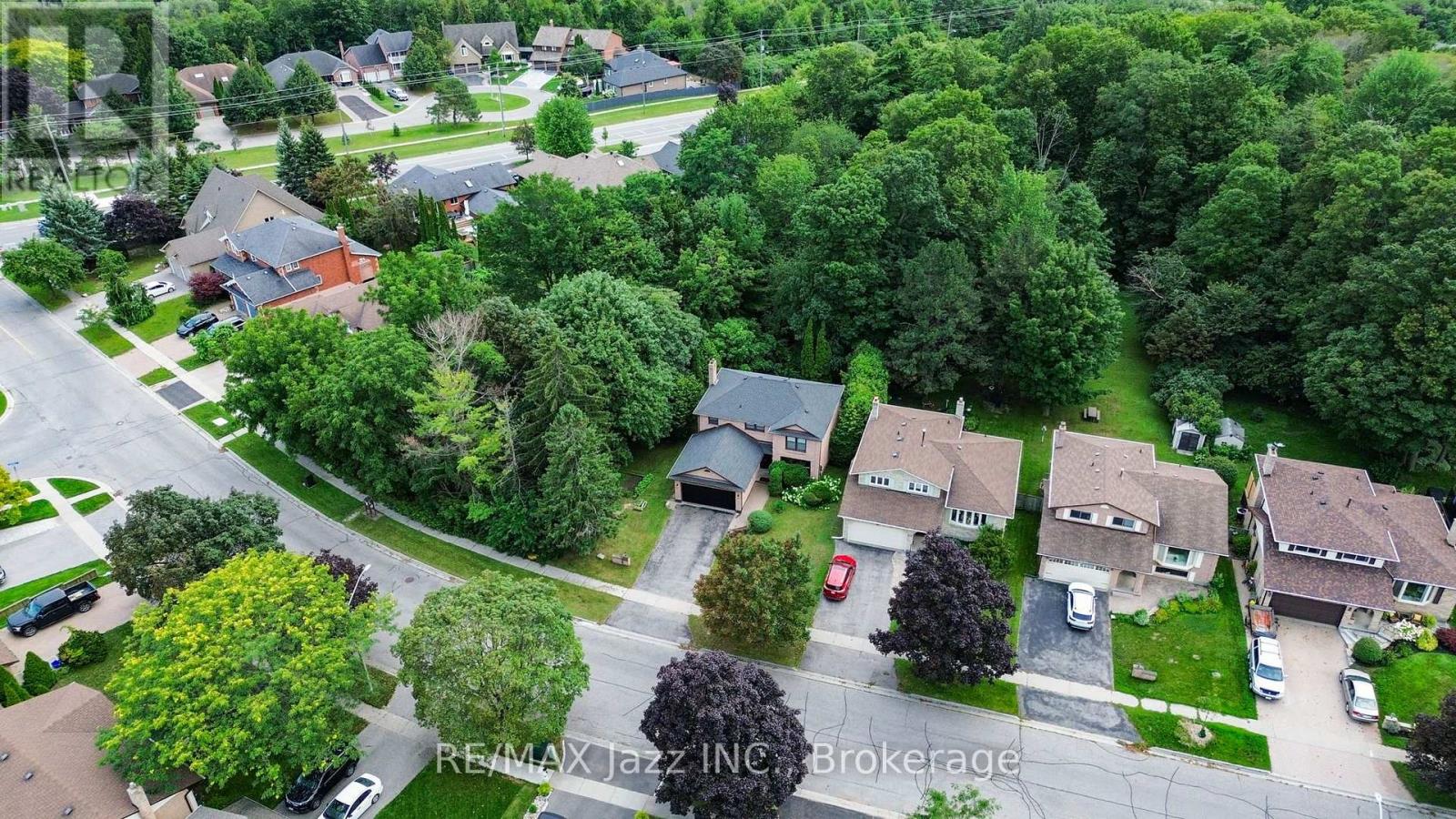 262 Athabasca Street, Oshawa, Ontario  L1H 8E4 - Photo 5 - E13665536