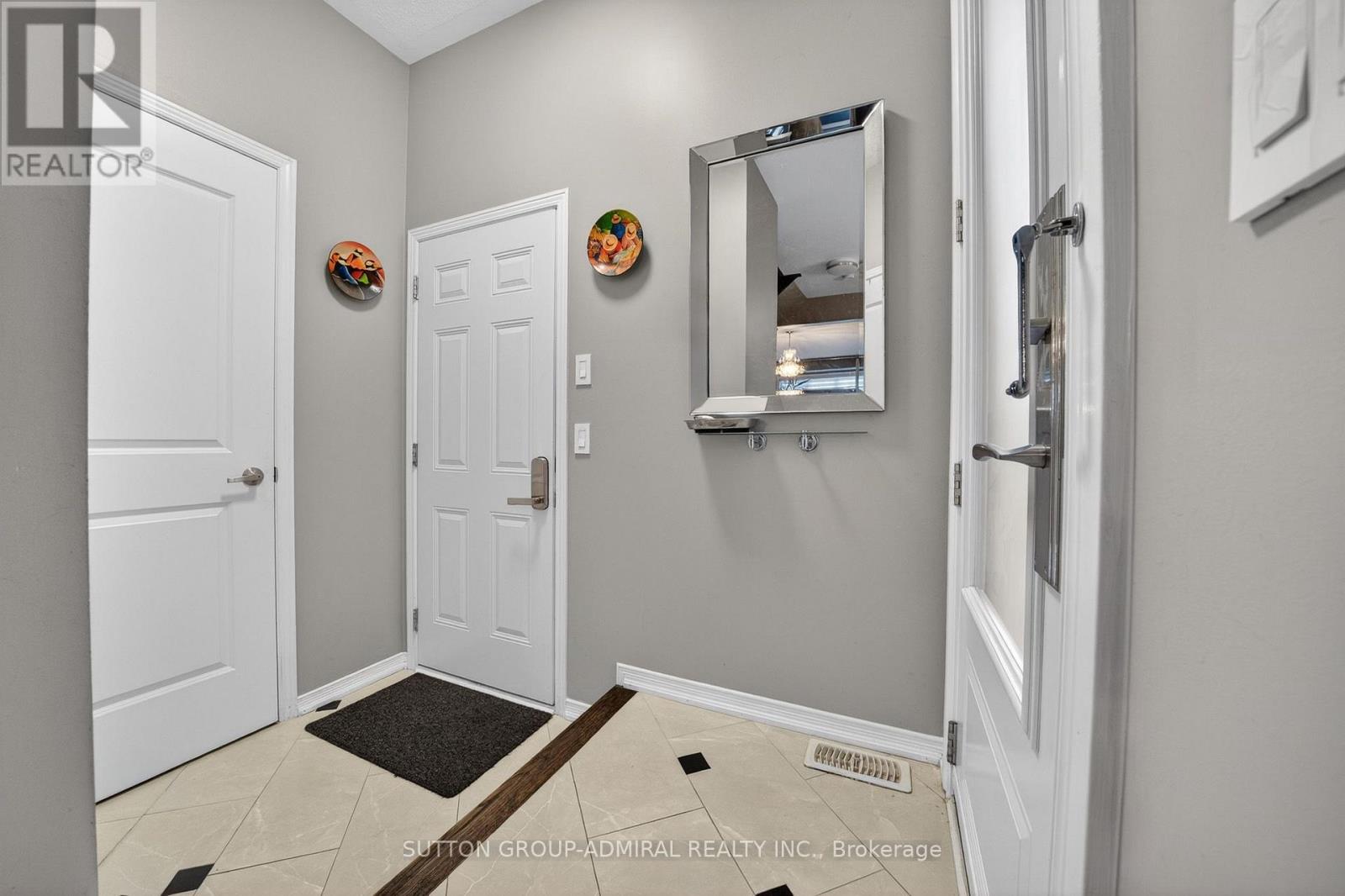 49 Poetry Drive, Vaughan, Ontario L4H 3R1 - Photo 4 - N13665462