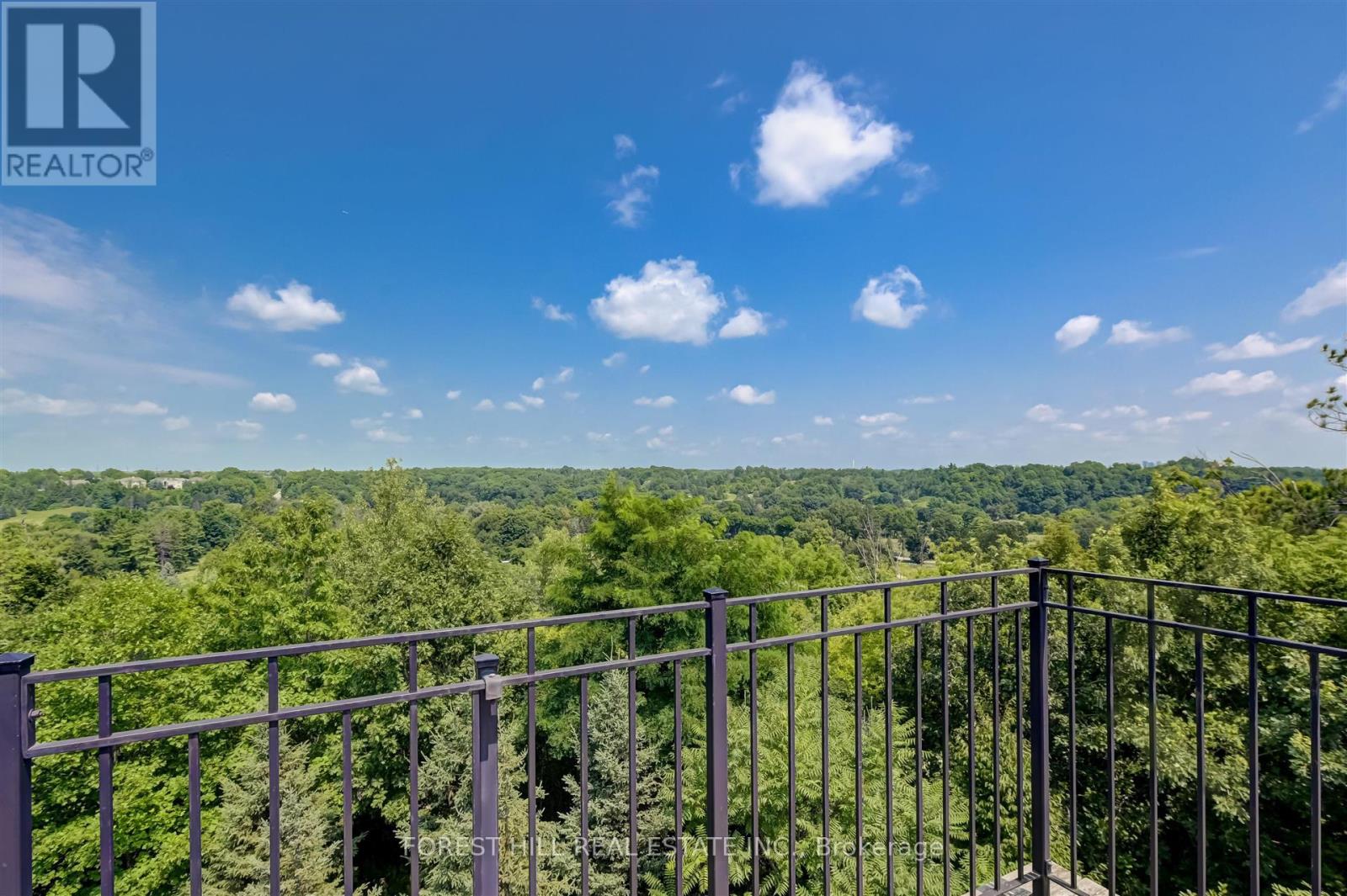 111 POWSELAND CRESCENT Vaughan (West Woodbridge), ON L4L 0C5