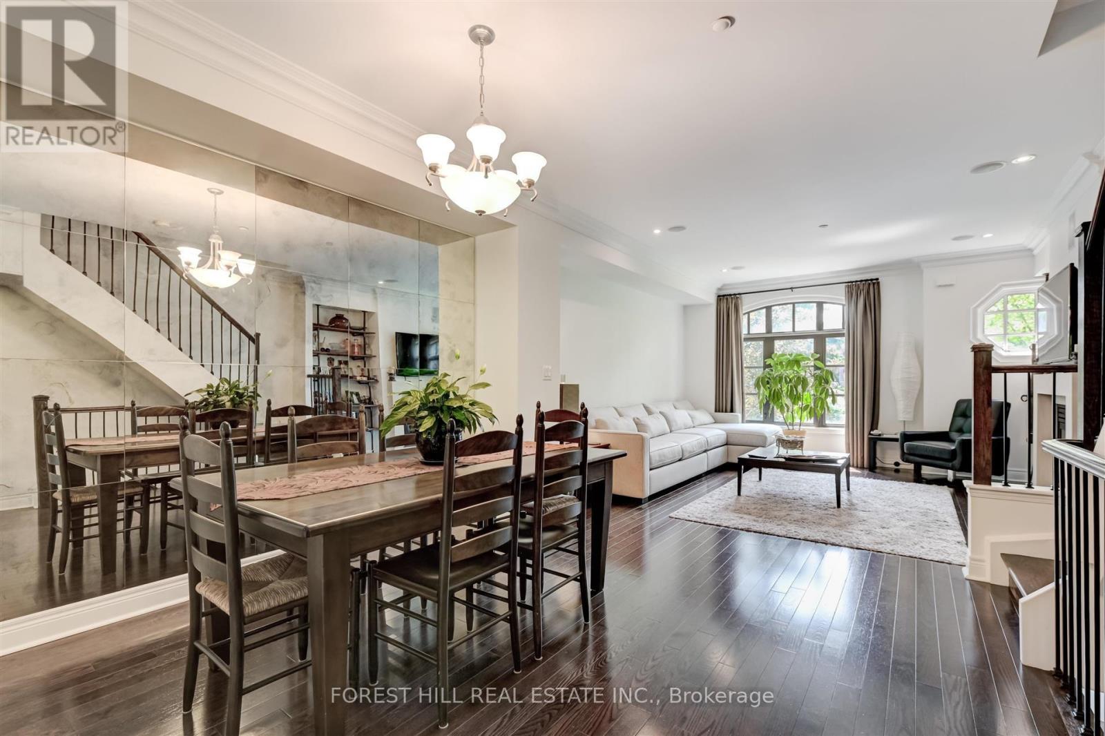 111 POWSELAND CRESCENT Vaughan (West Woodbridge), ON L4L 0C5