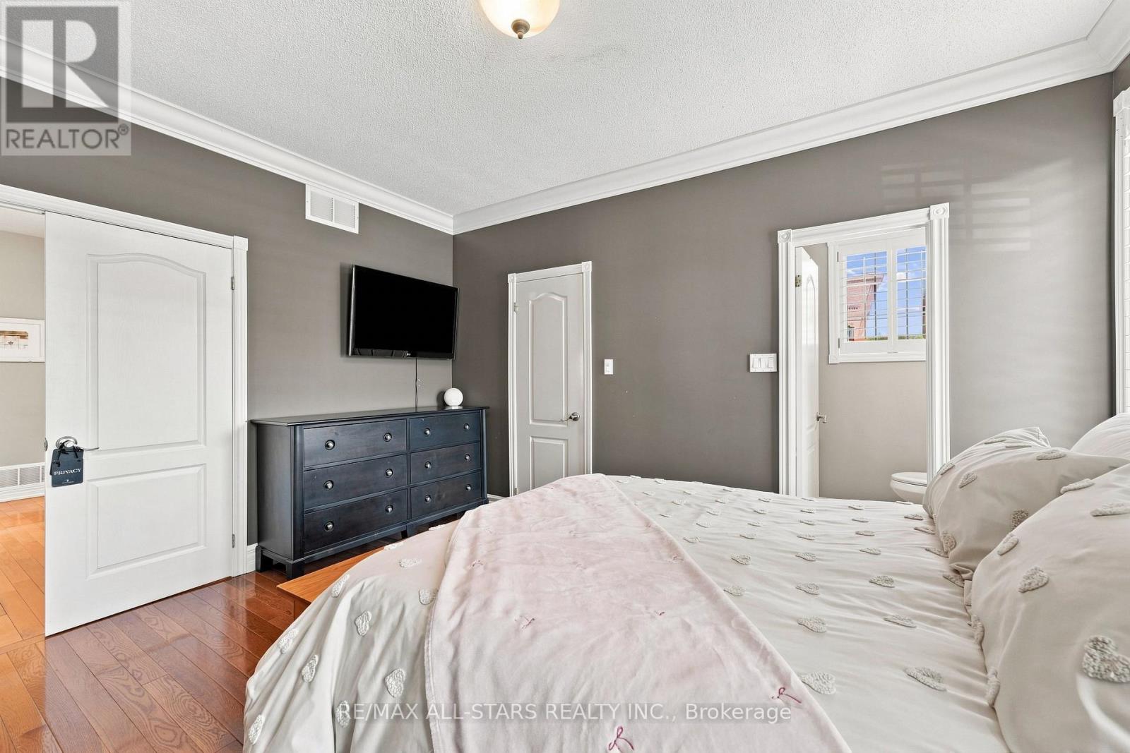 15 Ivygreen Road, Georgina, Ontario  L4P 4B7 - Photo 21 - N13665532