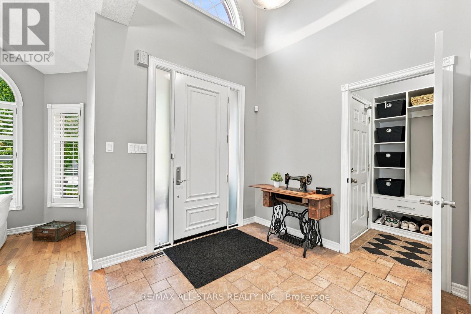 15 Ivygreen Road, Georgina, Ontario  L4P 4B7 - Photo 6 - N13665532