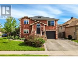 2 HEWITT PLACE, Barrie, Ontario