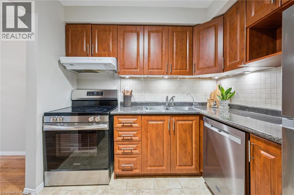 1558 Lancaster Drive Unit# 69, Oakville, Ontario  L6H 2Z4 - Photo 15 - 40853824