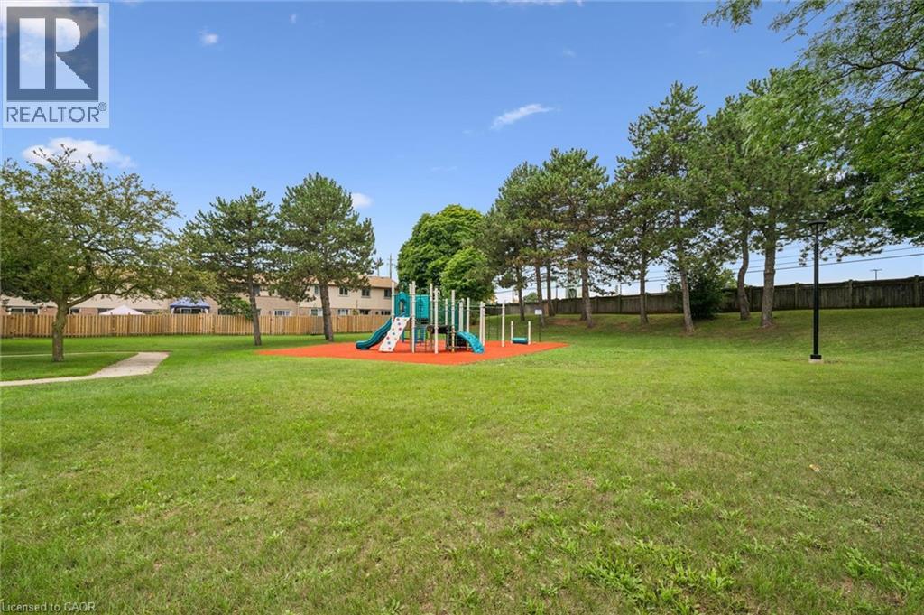 1558 Lancaster Drive Unit# 69, Oakville, Ontario  L6H 2Z4 - Photo 37 - 40853824