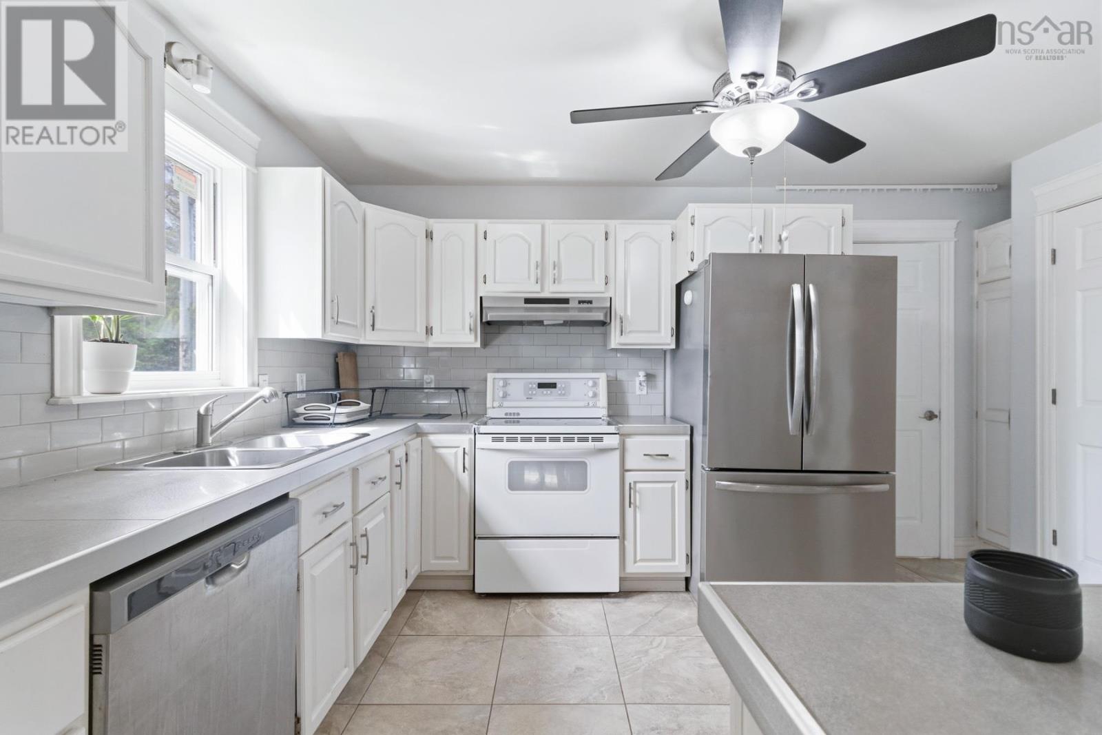 118 Stone Mount Drive, Lower Sackville, Nova Scotia  B4C 4A2 - Photo 12 - 202608494