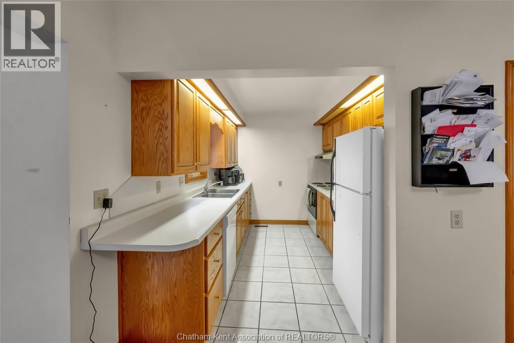 57 Canal Street West, Tilbury, Ontario  N0P 2L0 - Photo 4 - 26019531