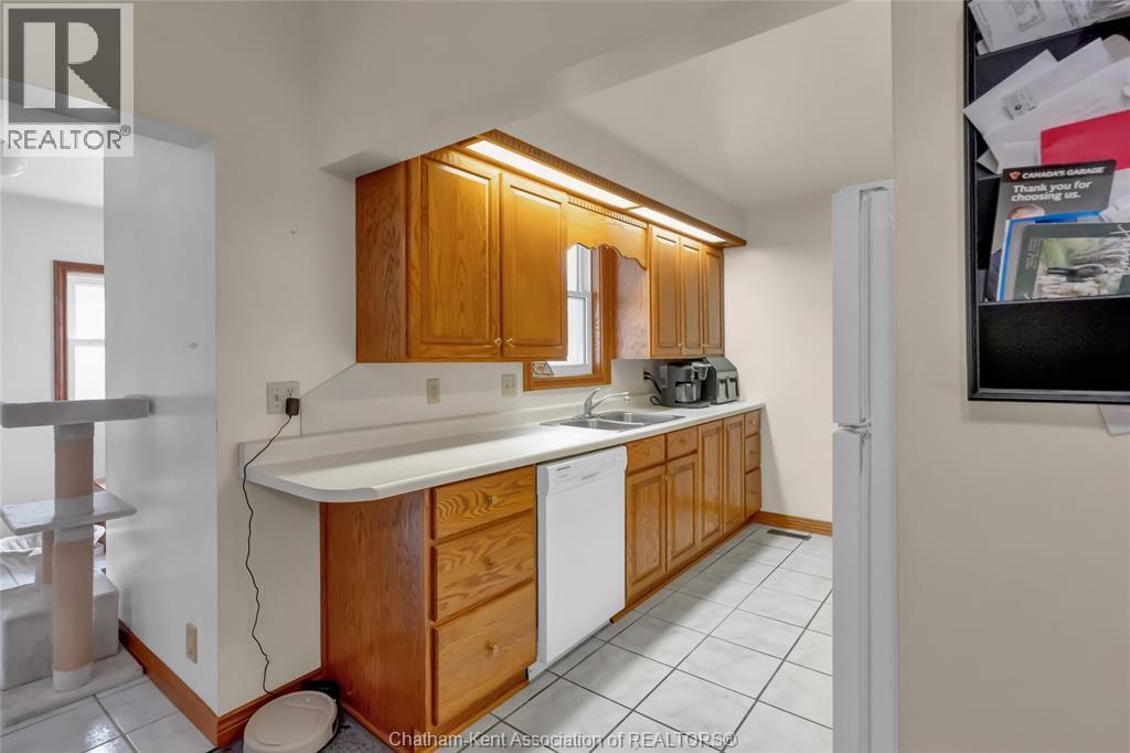 57 Canal Street West, Tilbury, Ontario  N0P 2L0 - Photo 5 - 26019531