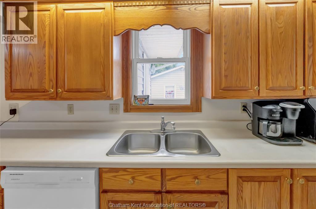 57 Canal Street West, Tilbury, Ontario  N0P 2L0 - Photo 7 - 26019531